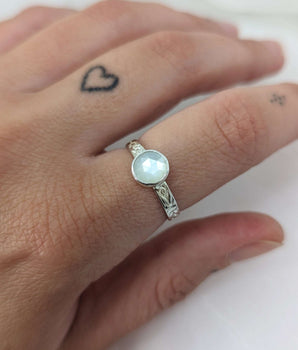 Vintage Mother of Pearl Ring