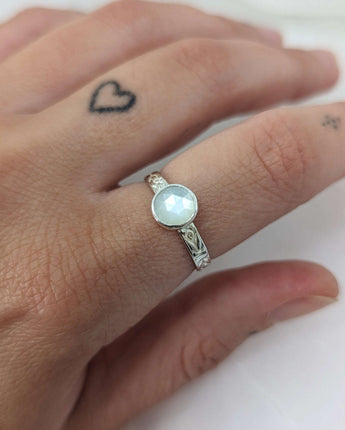 Vintage Mother of Pearl Ring