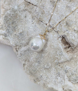 14k solid gold pearl necklace