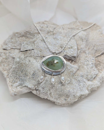 Peruvian opal with 3 pearls necklace