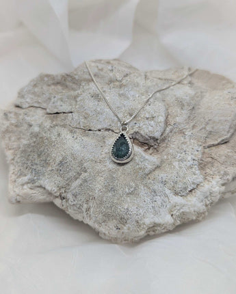 dark green kyanite necklace