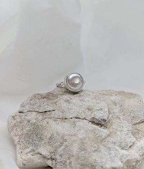 Big pearl ring