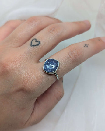 Tanzanite ring