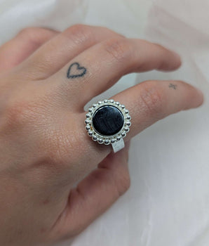 Big flower onyx ring