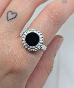 small flower onyx ring