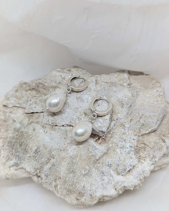 pearl huggie earrings