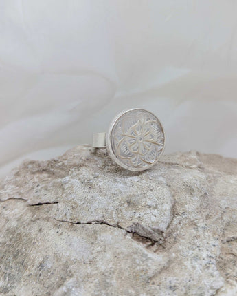Mother of pearl mandala ring