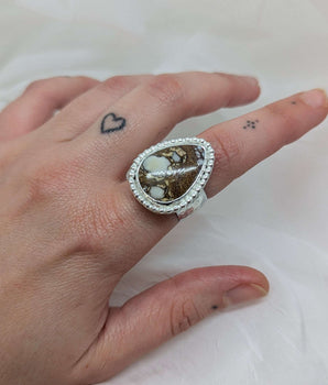 Wild horse drop shape ring