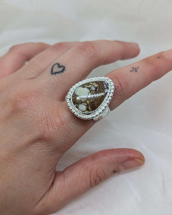 Wild horse drop shape ring