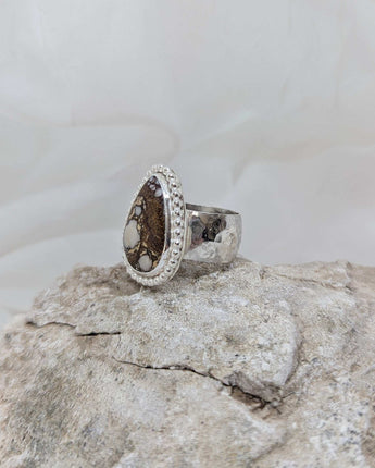 Wild horse drop shape ring