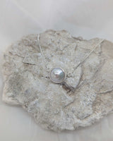 Bolo bracelet with pearl