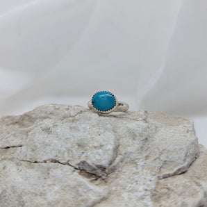 Small oval turquoise ring