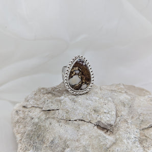 Wild horse drop shape ring