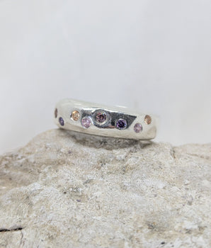 Dome ring with stones
