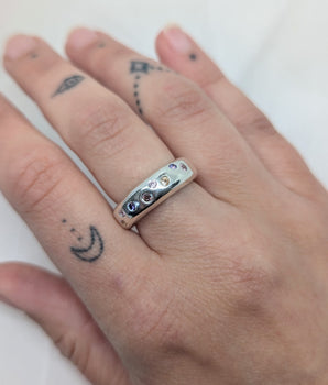 Dome ring with stones