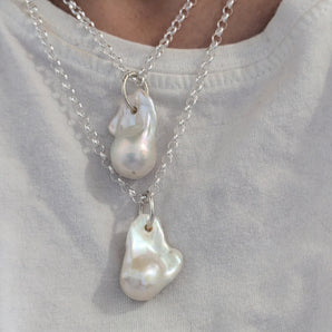 Big baroque pearl necklace