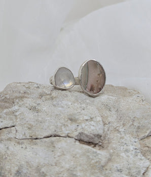 Open ring with mother of pearl and moonstone
