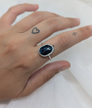 Blue kyanite ring