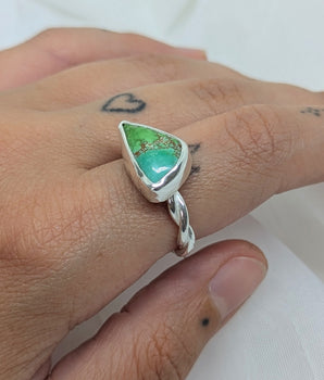 Unique turquoise ring