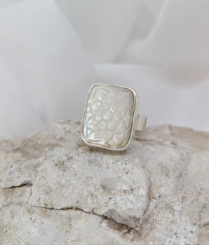 Lace pearl ring